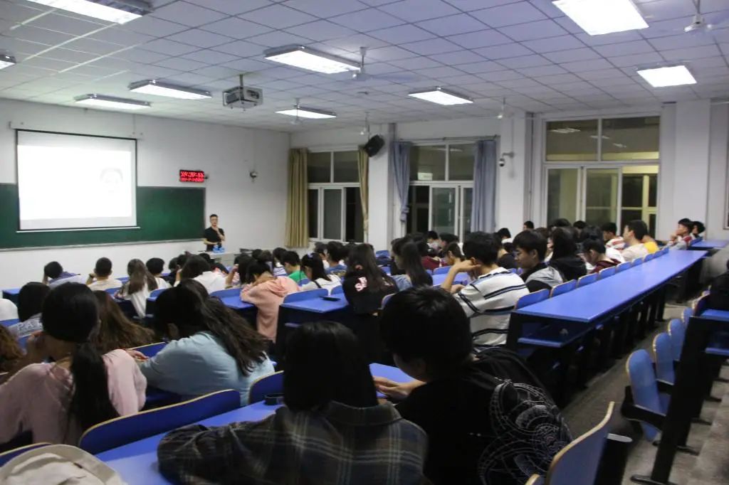 【百家稷学】从传统方法到深度学习，人脸算法和应用的演变（河南平顶山学院技术分享）..._深度学习_04